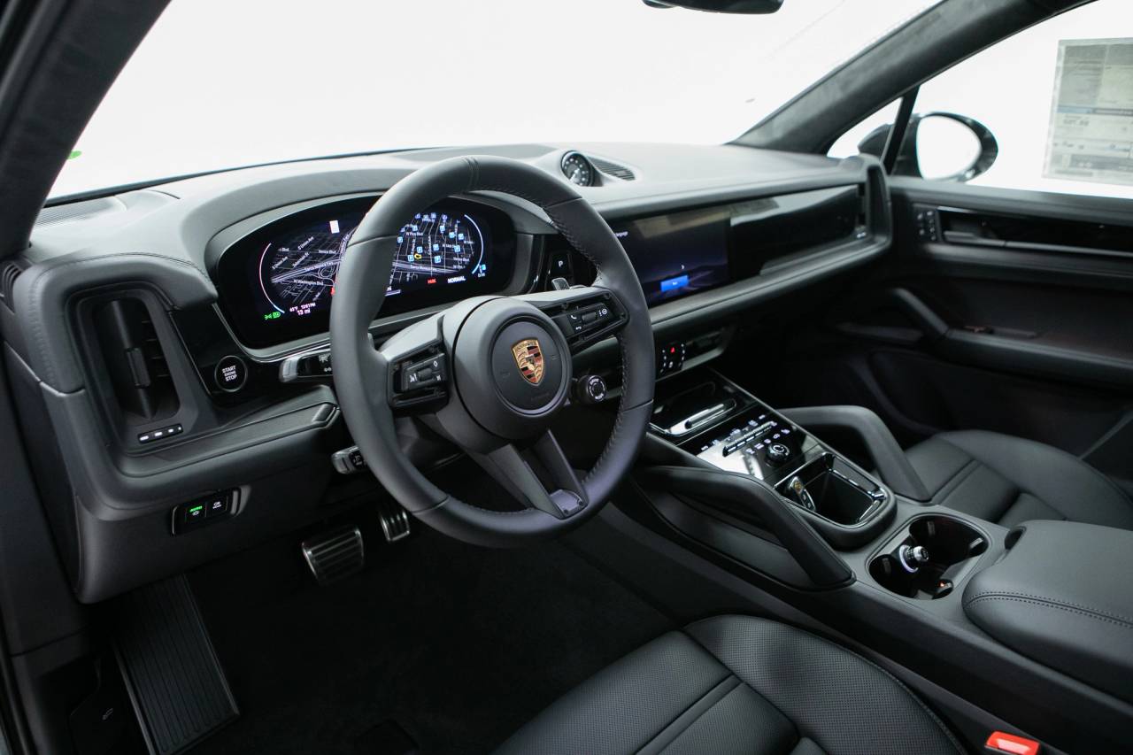 Thumbnail: 2026 Porsche Cayenne - 4