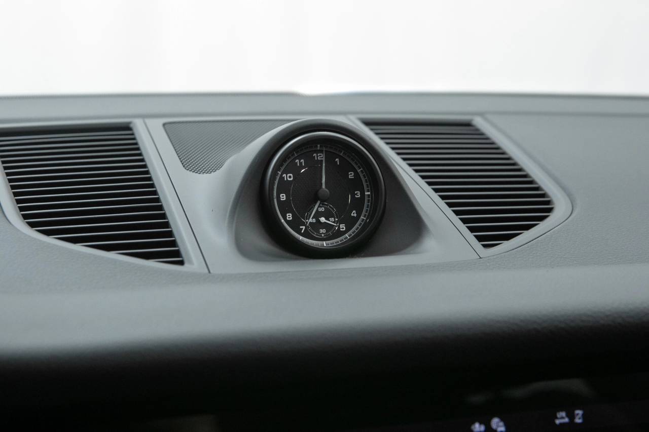 Thumbnail: 2026 Porsche Macan - 31