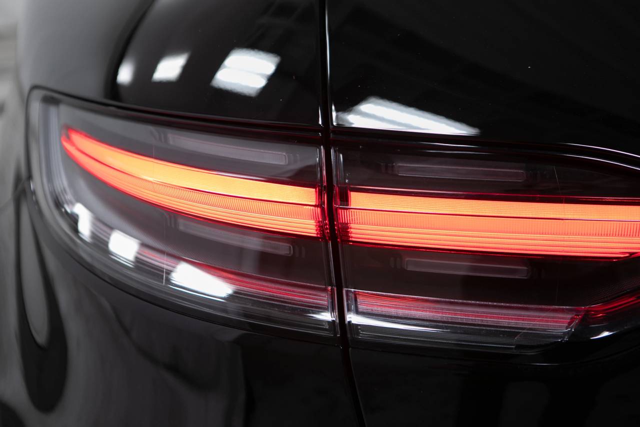 Thumbnail: 2026 Porsche Macan - 15