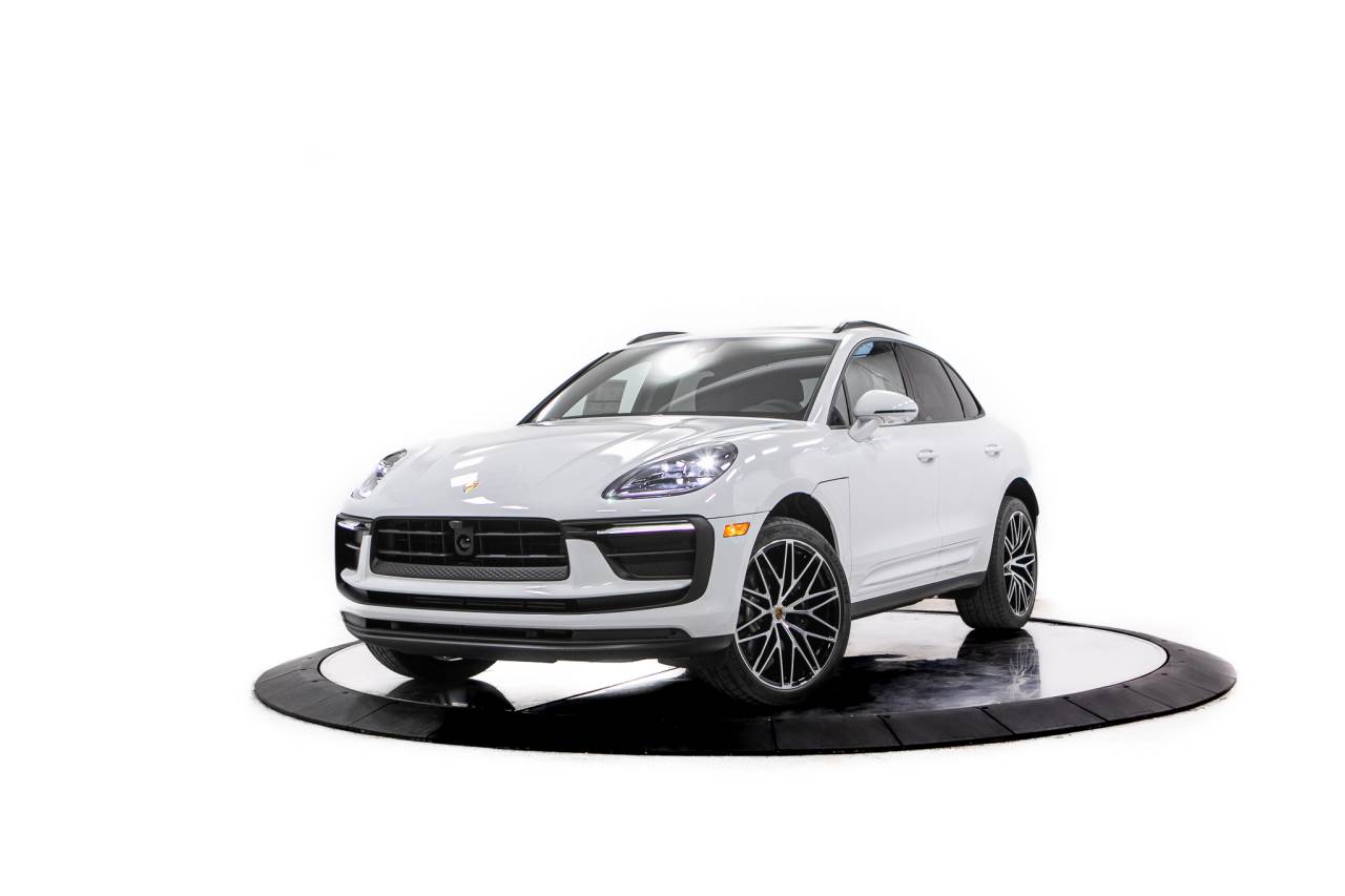 Thumbnail: 2026 Porsche Macan - 1