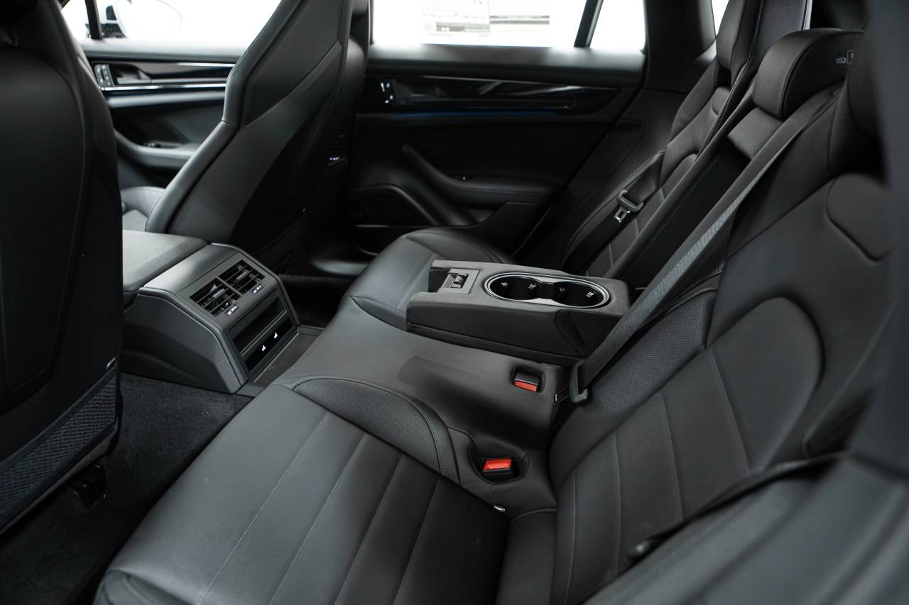 Thumbnail: 2026 Porsche Panamera - 35