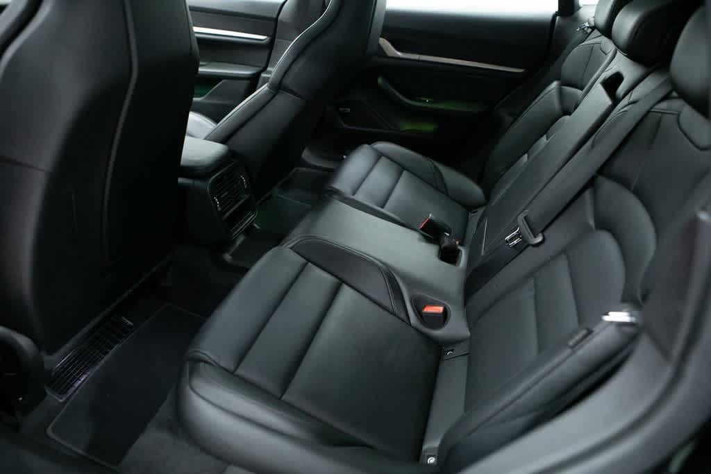 Thumbnail: 2022 Porsche Taycan - 27