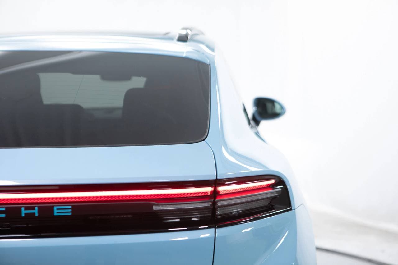 Thumbnail: 2026 Porsche Macan - 18