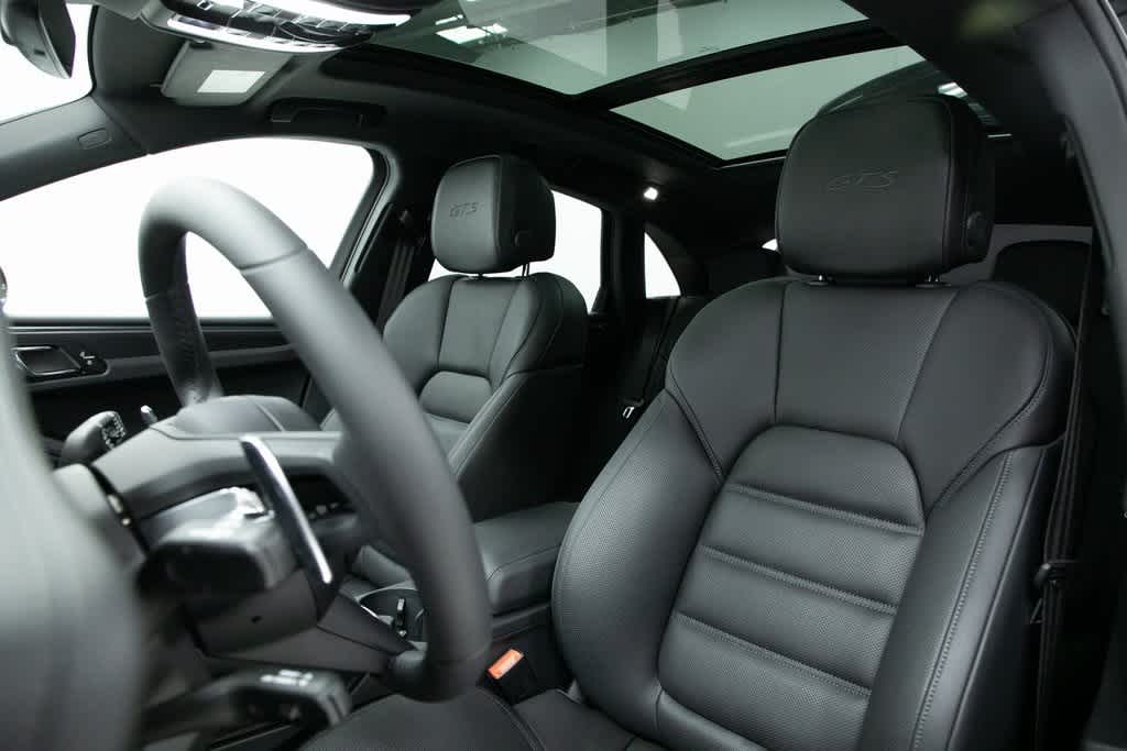 Thumbnail: 2025 Porsche Macan - 5