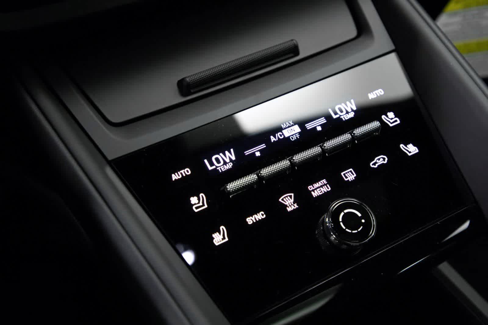 Thumbnail: 2025 Porsche Macan - 23