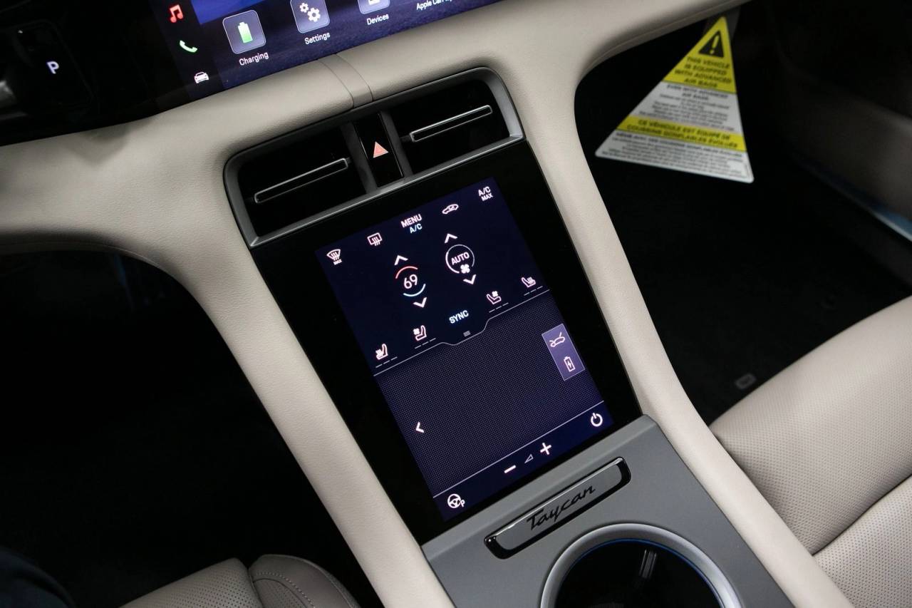 Thumbnail: 2026 Porsche Taycan - 30