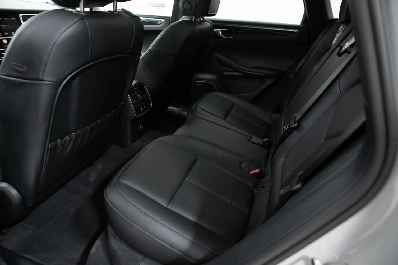 Thumbnail: 2026 Porsche Macan - 35