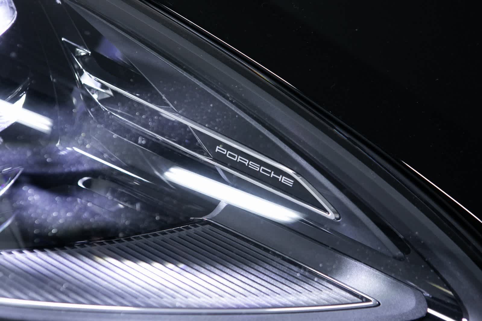 Thumbnail: 2023 Porsche Macan - 33