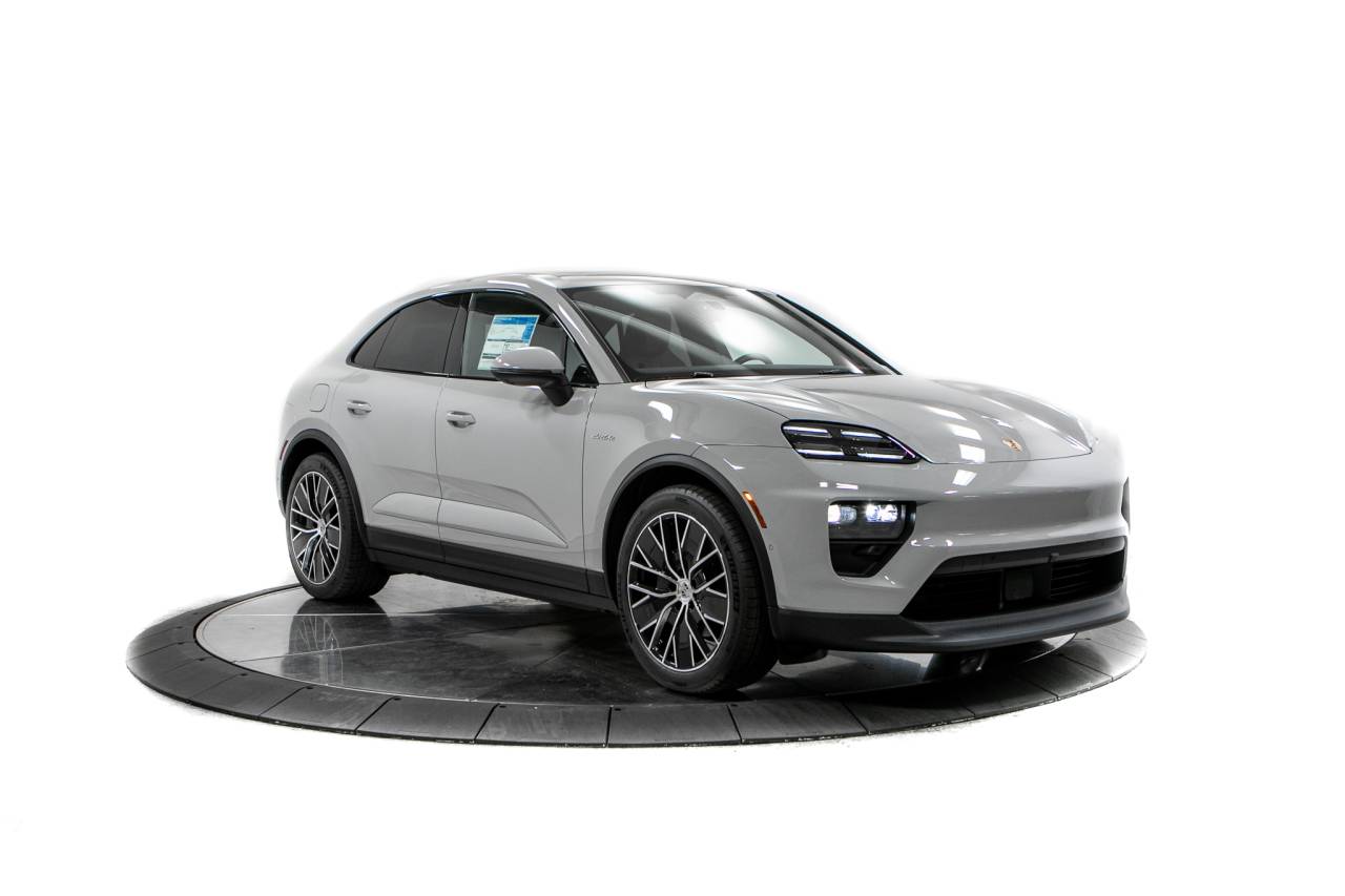 Thumbnail: 2026 Porsche Macan - 9