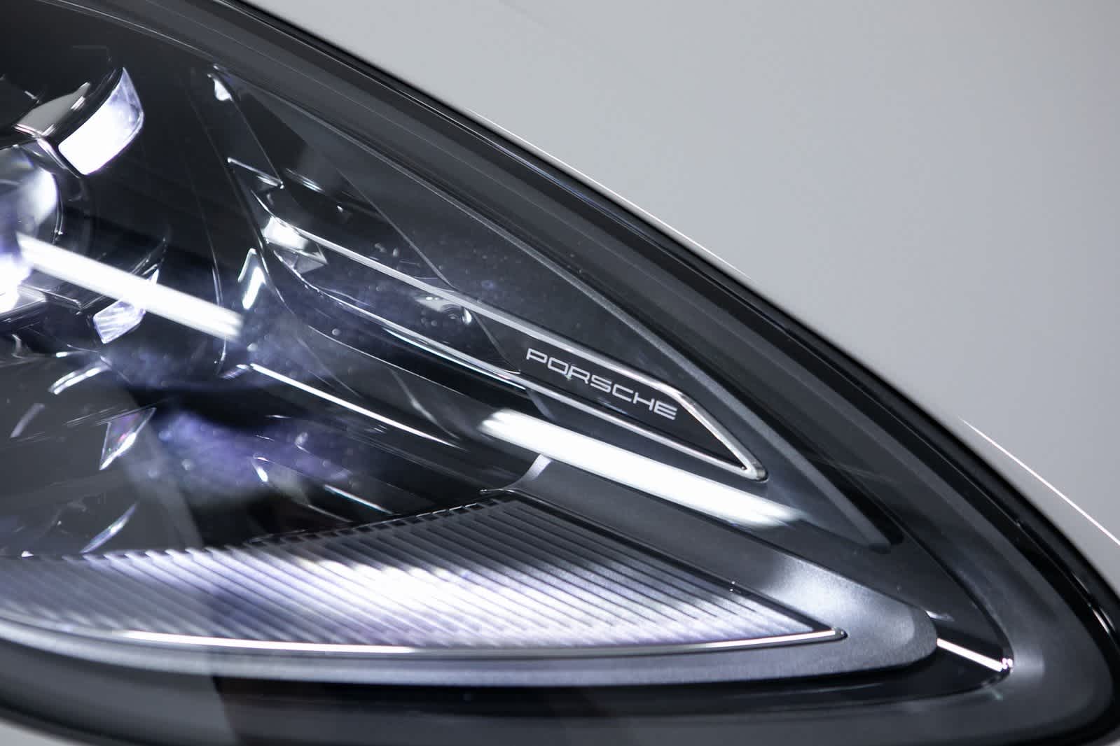 Thumbnail: 2025 Porsche Macan - 33