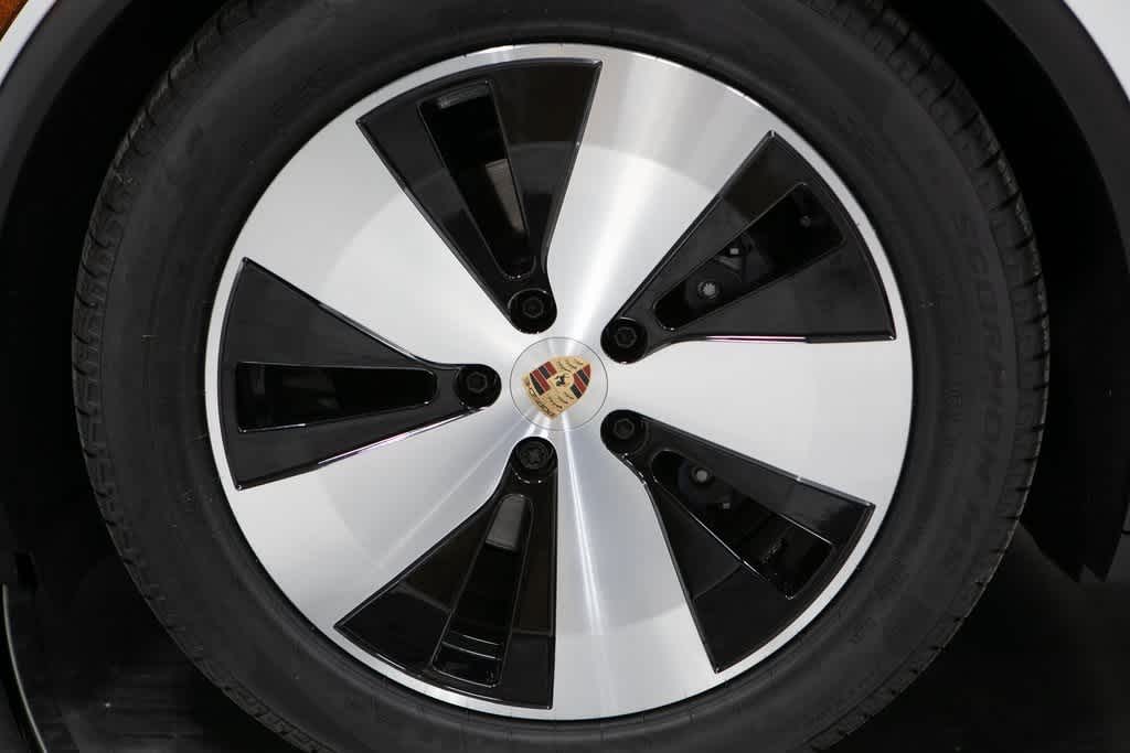 Thumbnail: 2025 Porsche Macan - 11