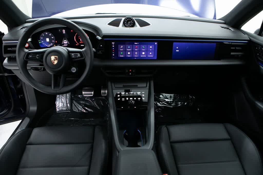 Thumbnail: 2025 Porsche Macan - 13
