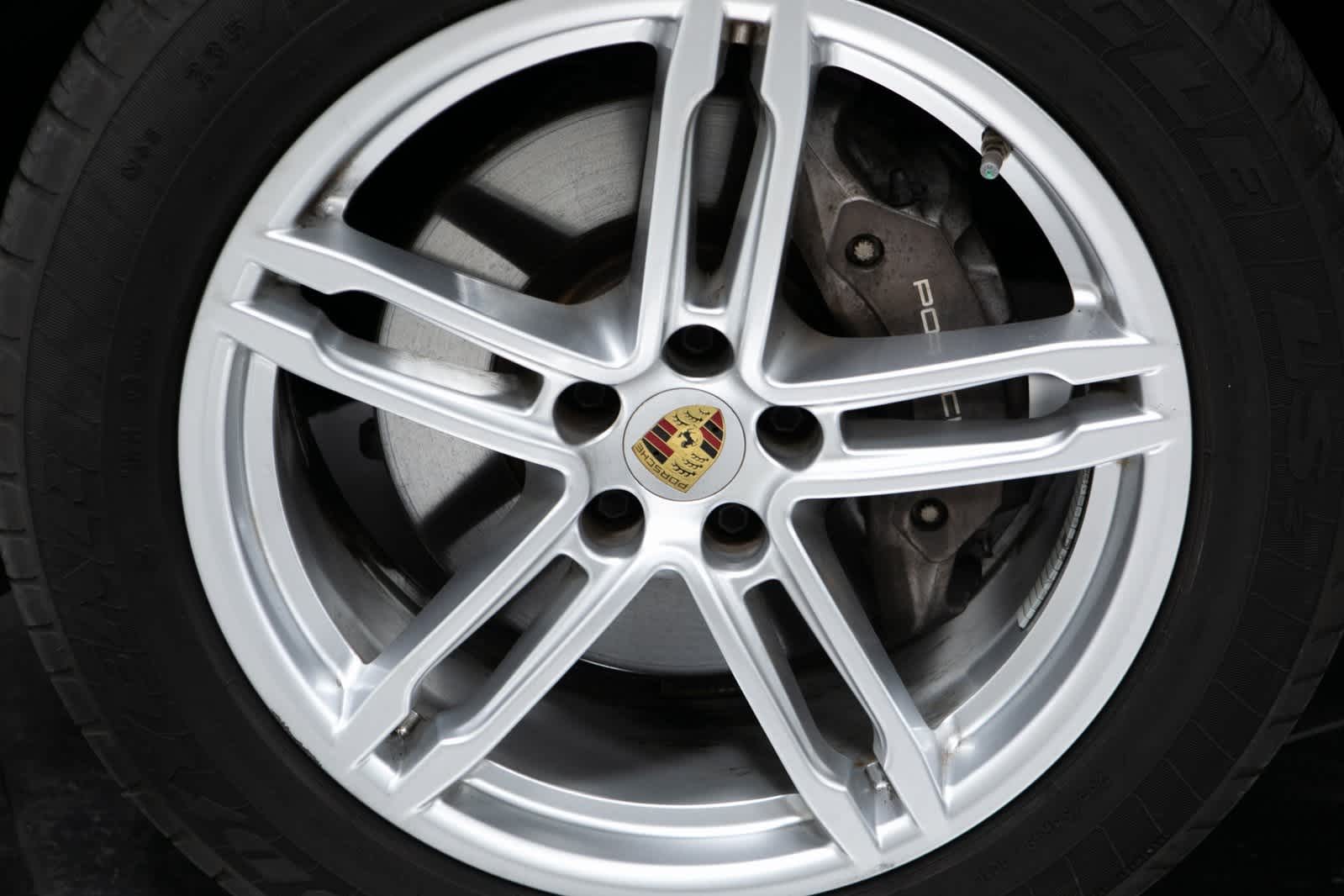 Thumbnail: 2023 Porsche Macan - 11