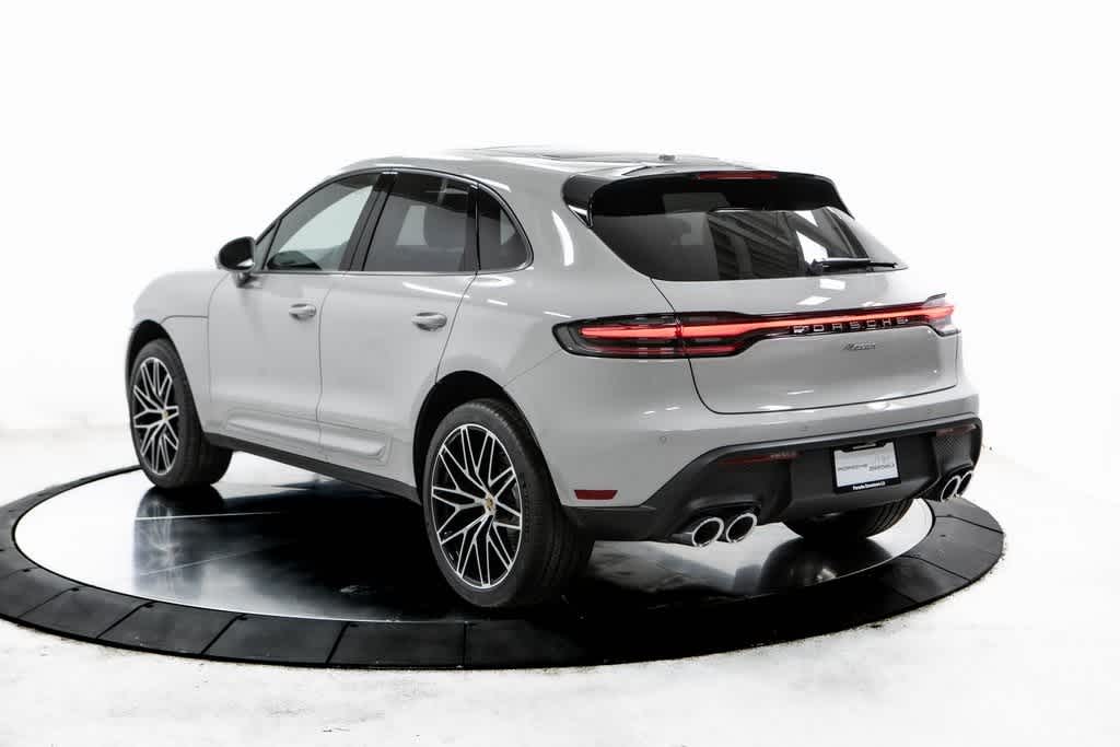 Thumbnail: 2025 Porsche Macan - 3