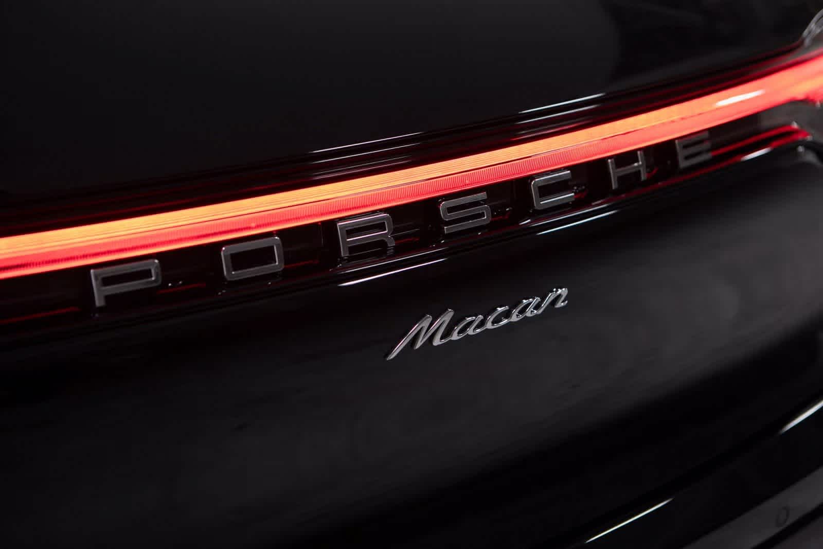 Thumbnail: 2025 Porsche Macan - 35