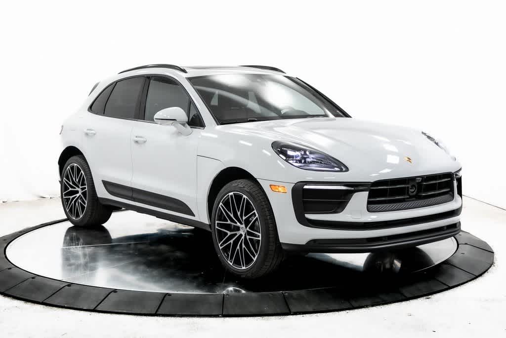 Thumbnail: 2025 Porsche Macan - 9