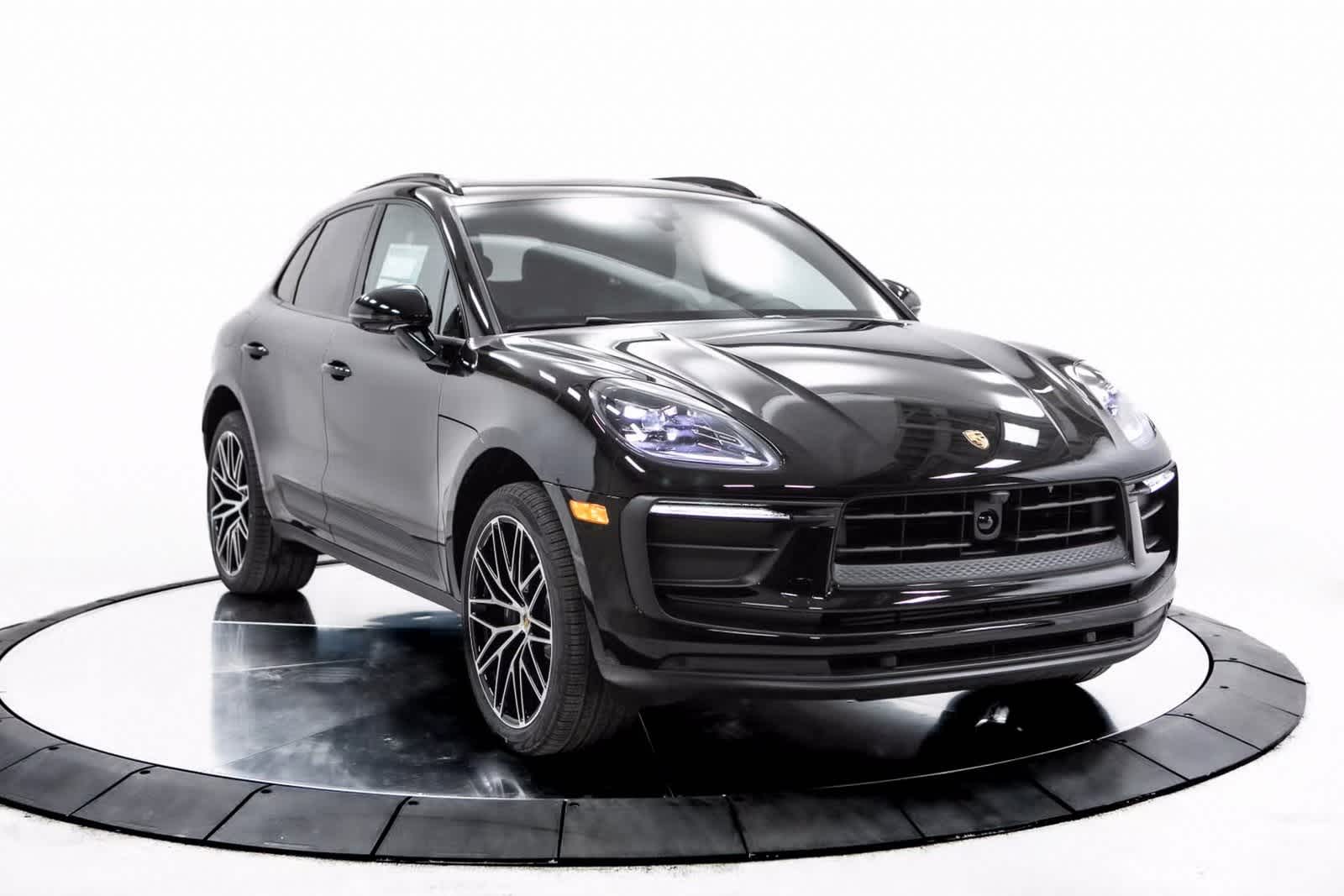 Thumbnail: 2025 Porsche Macan - 9
