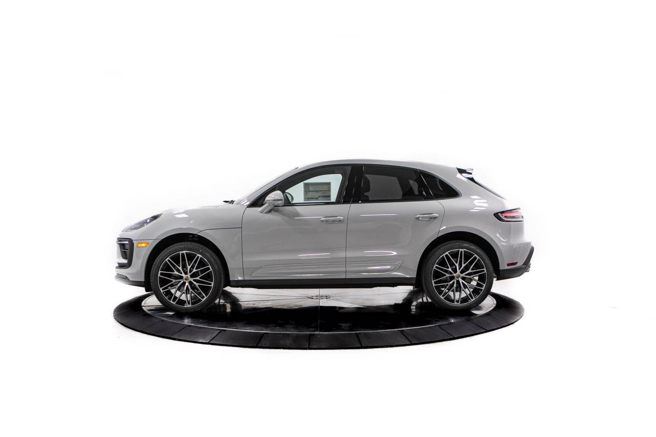 Thumbnail: 2026 Porsche Macan - 2