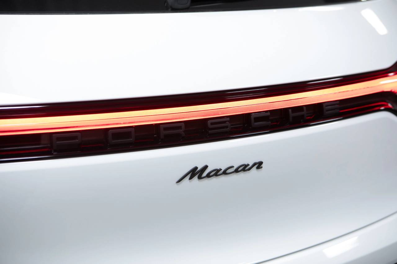 Thumbnail: 2026 Porsche Macan - 16