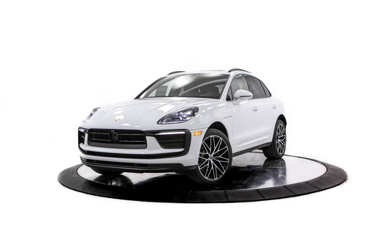 Thumbnail: 2026 Porsche Macan - 1
