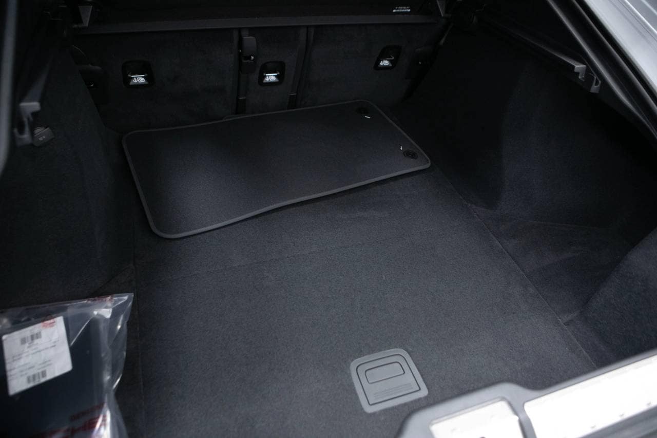 Thumbnail: 2026 Porsche Panamera - 38