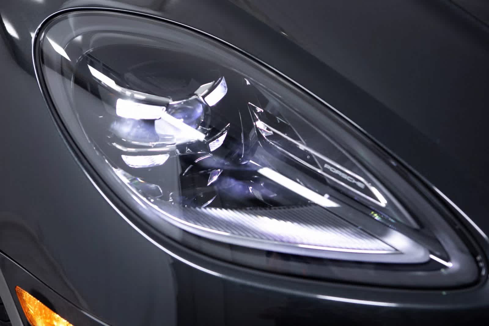 Thumbnail: 2025 Porsche Macan - 33