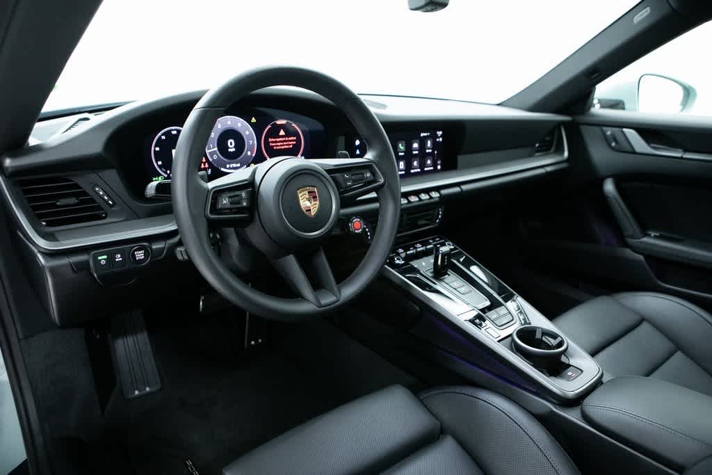 2025 Porsche 911 Coupe photo 4