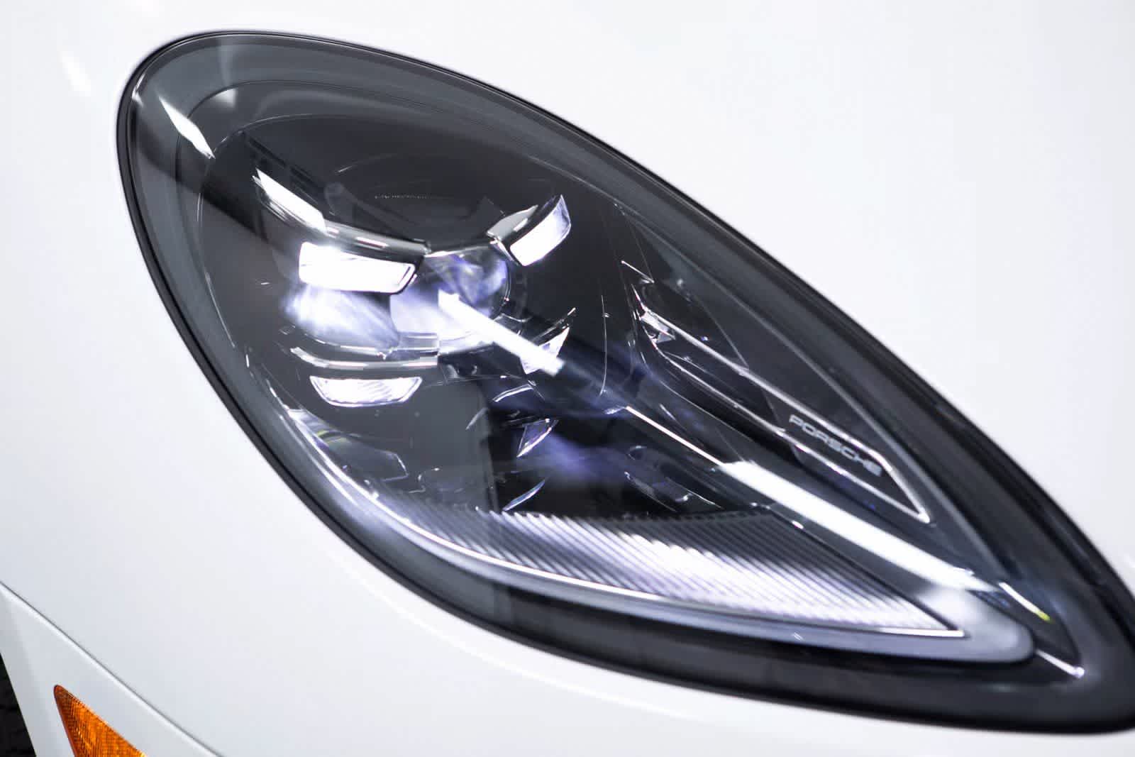 Thumbnail: 2025 Porsche Macan - 33