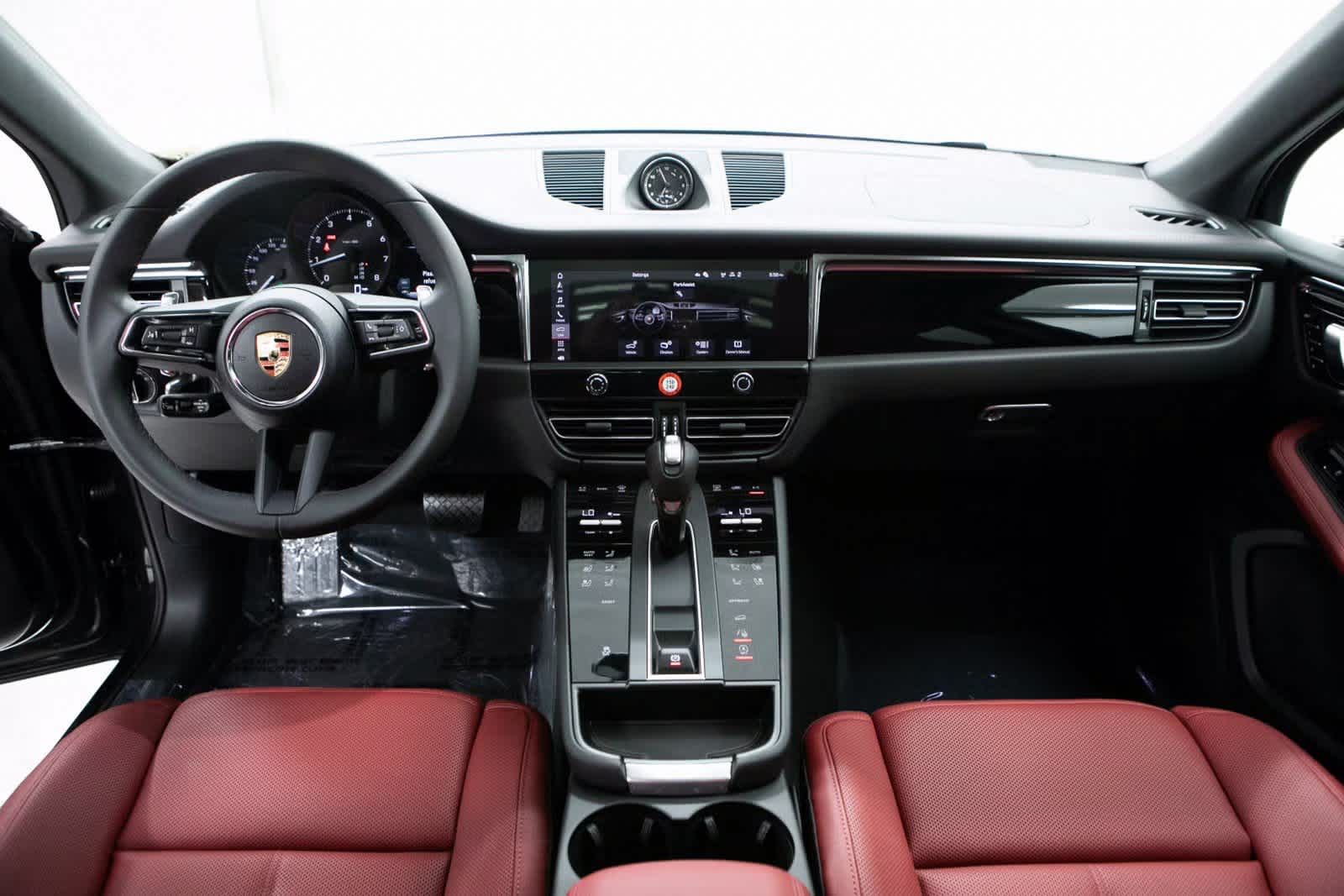 Thumbnail: 2025 Porsche Macan - 13