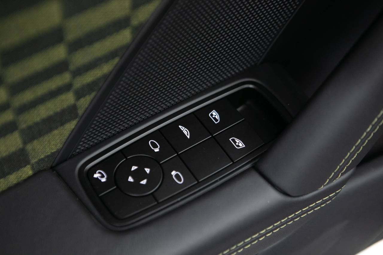 Thumbnail: 2026 Porsche 911 - 27