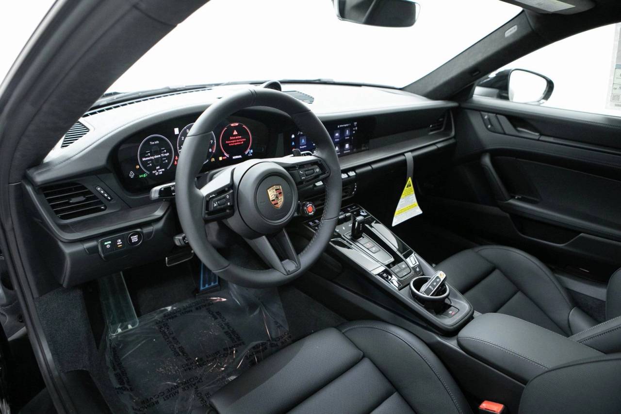 Thumbnail: 2026 Porsche 911 - 4