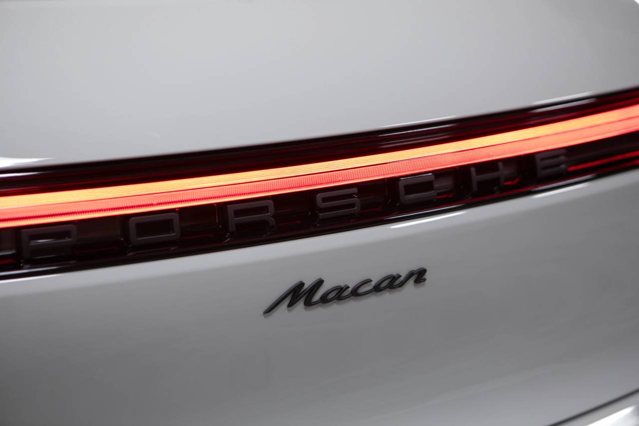 Thumbnail: 2026 Porsche Macan - 16