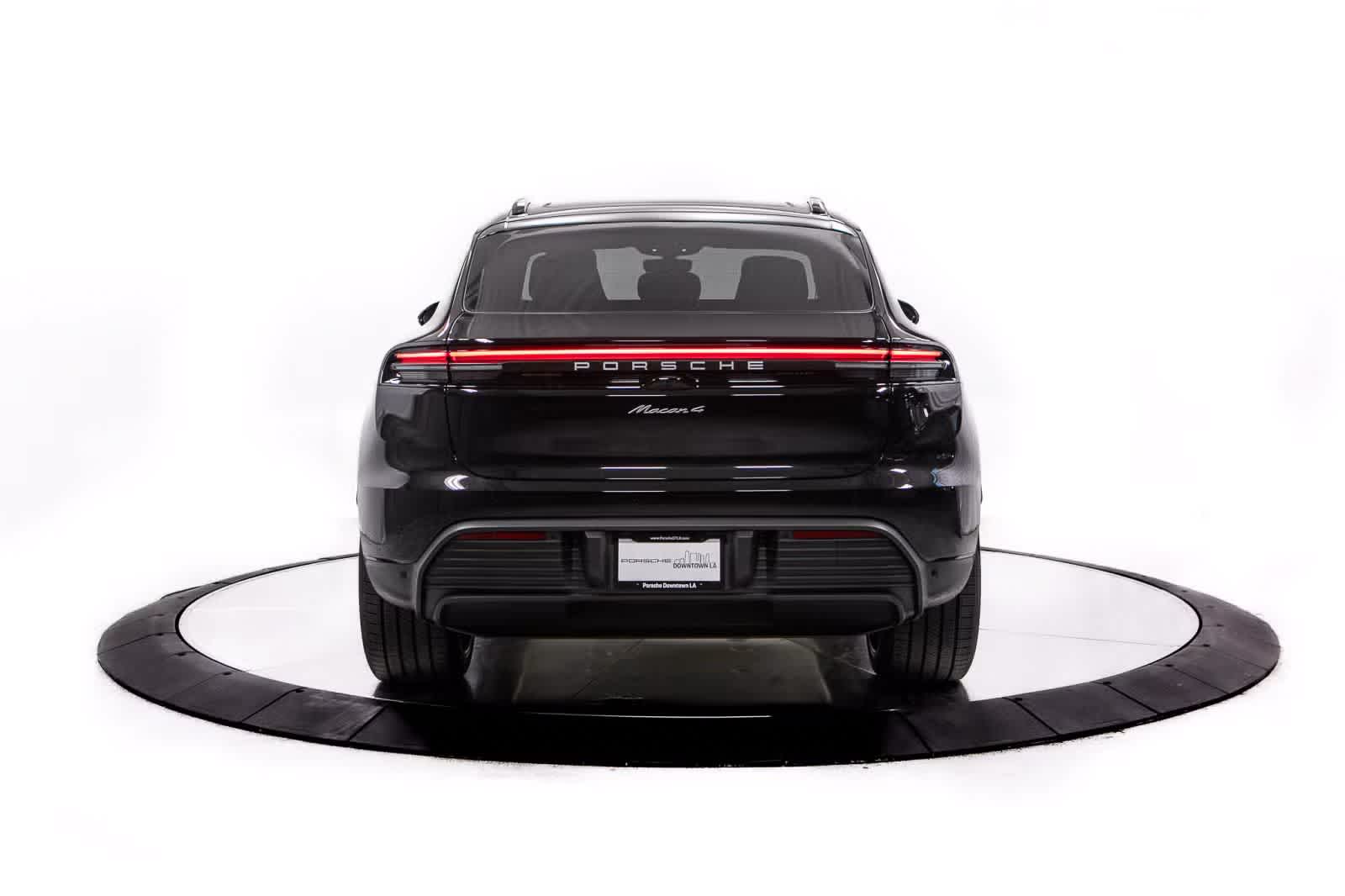 Thumbnail: 2025 Porsche Macan - 6