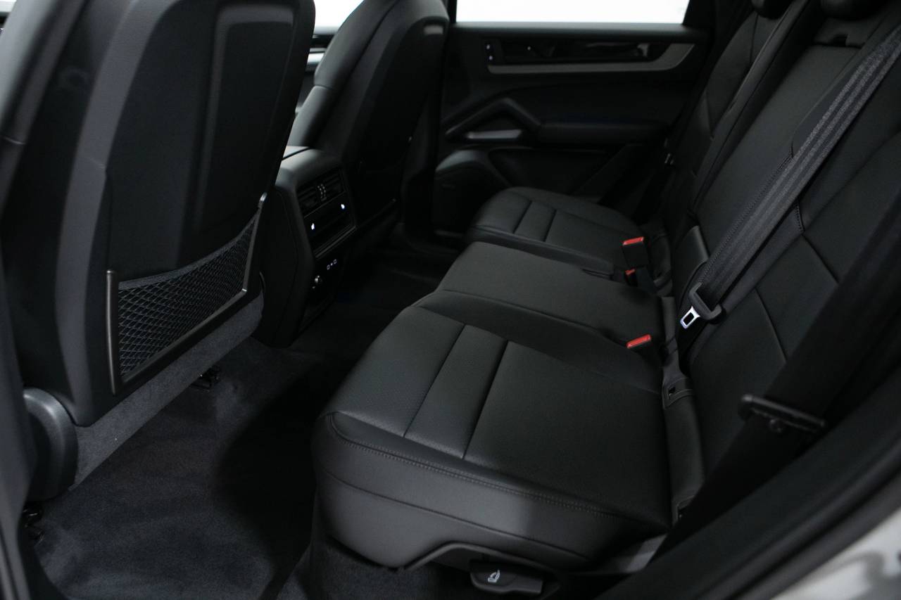 Thumbnail: 2026 Porsche Cayenne - 34