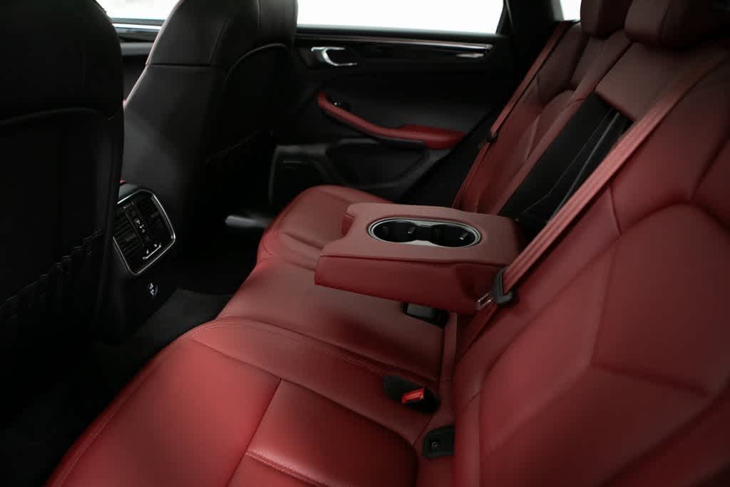 Thumbnail: 2025 Porsche Macan - 34