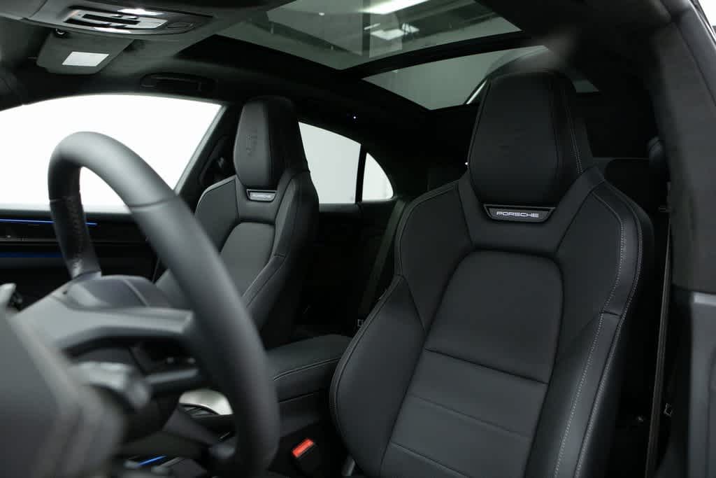 Thumbnail: 2025 Porsche Macan - 5