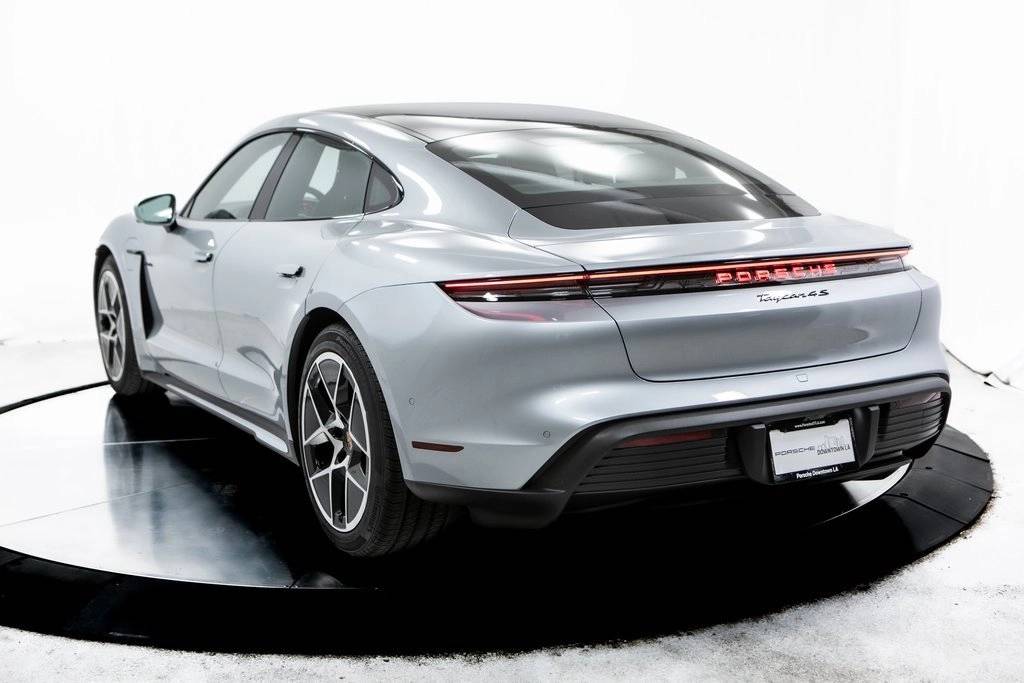 Thumbnail: 2025 Porsche Taycan - 3