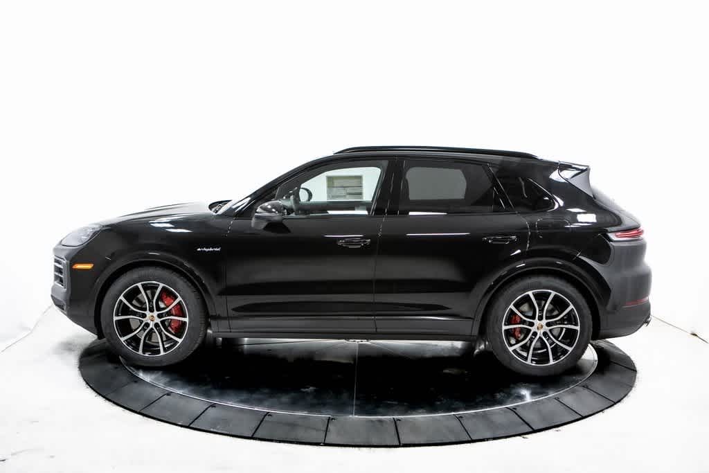 Thumbnail: 2025 Porsche Cayenne - 2