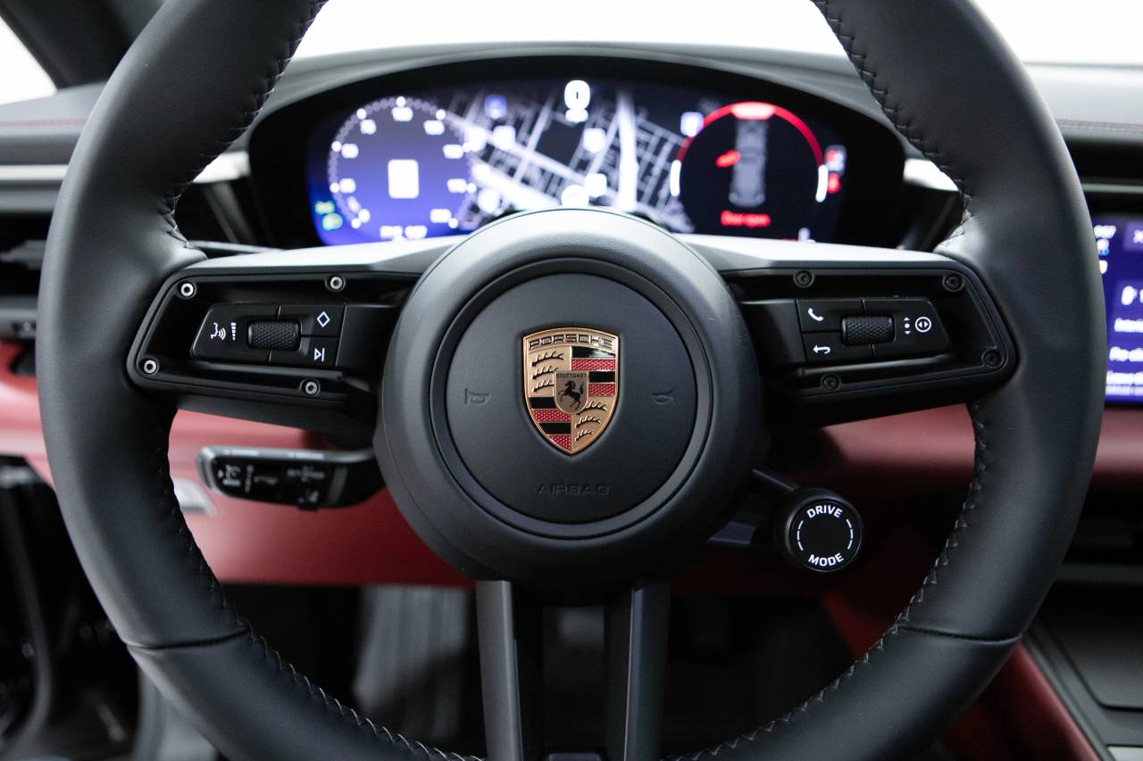 Thumbnail: 2026 Porsche Macan - 20