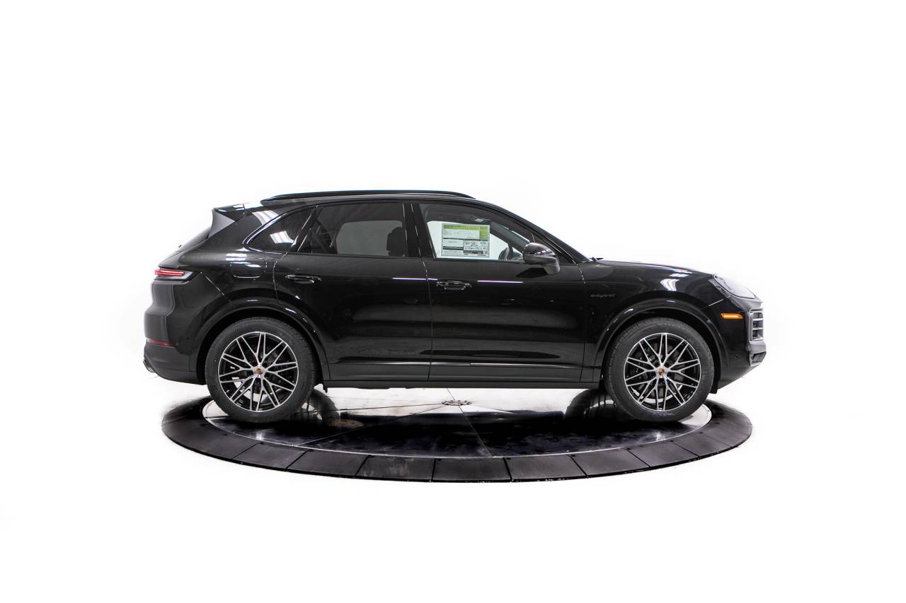 Thumbnail: 2026 Porsche Cayenne - 8