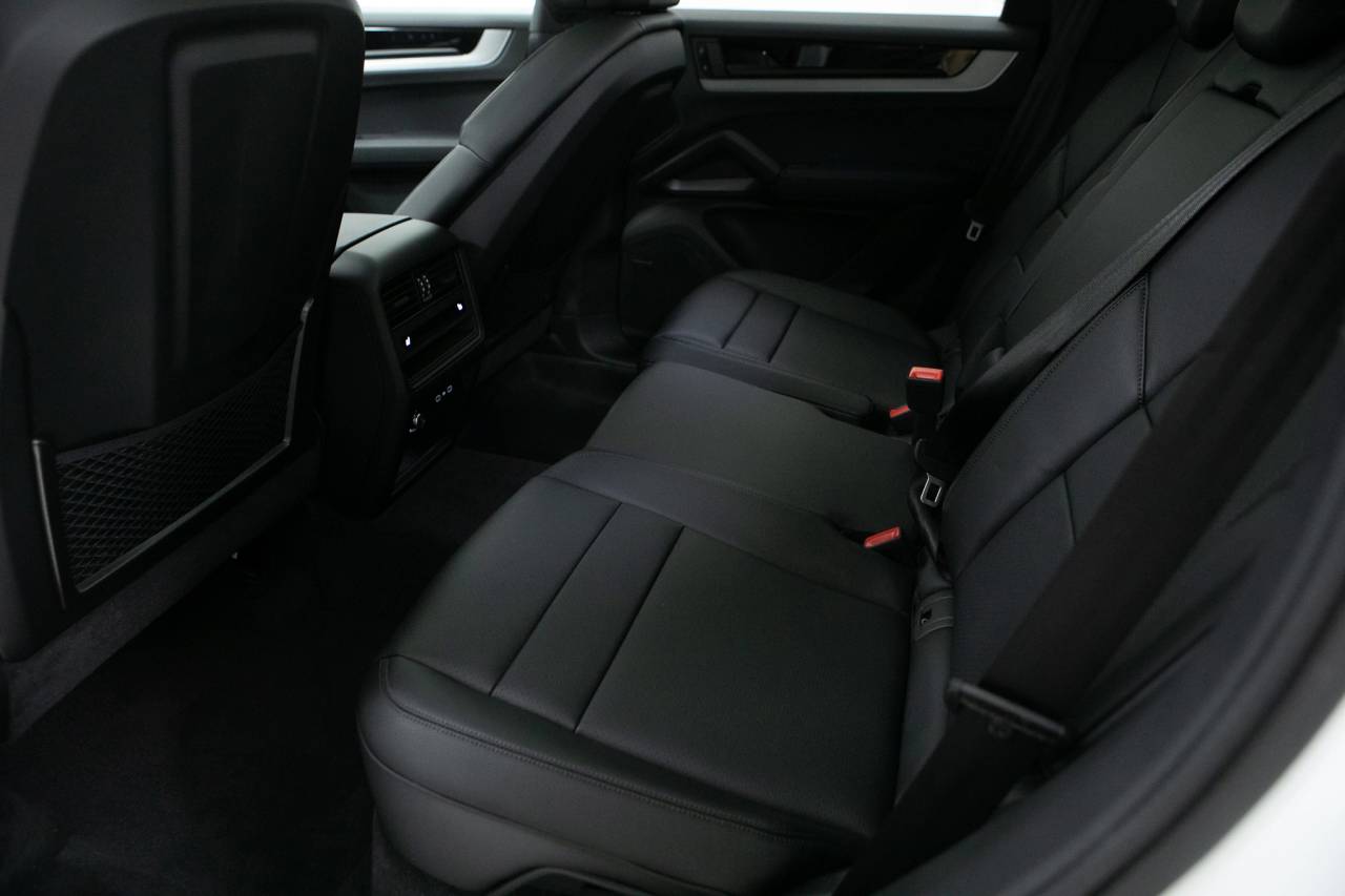 Thumbnail: 2026 Porsche Cayenne - 37