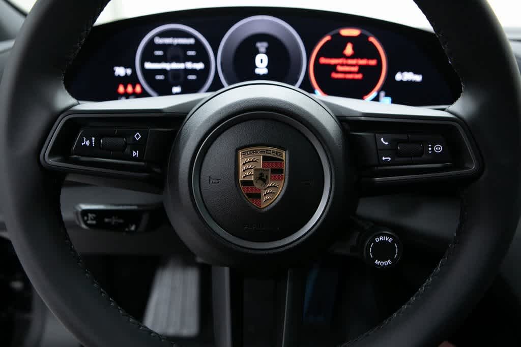 Thumbnail: 2025 Porsche Taycan - 14