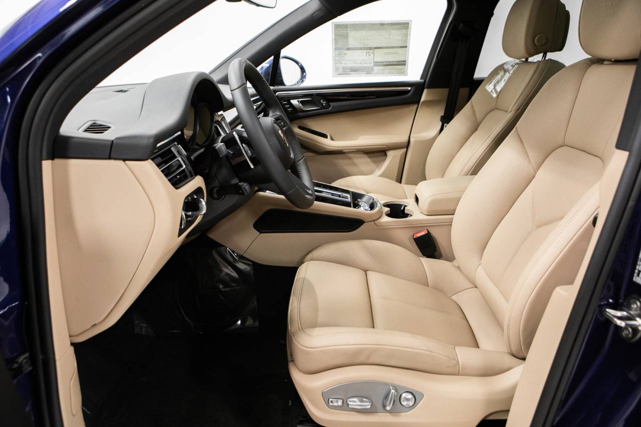 Thumbnail: 2026 Porsche Macan - 22