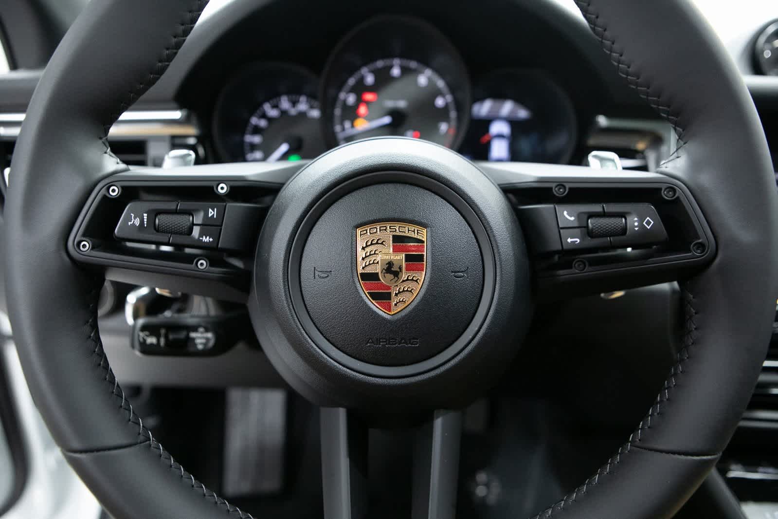 Thumbnail: 2025 Porsche Macan - 14