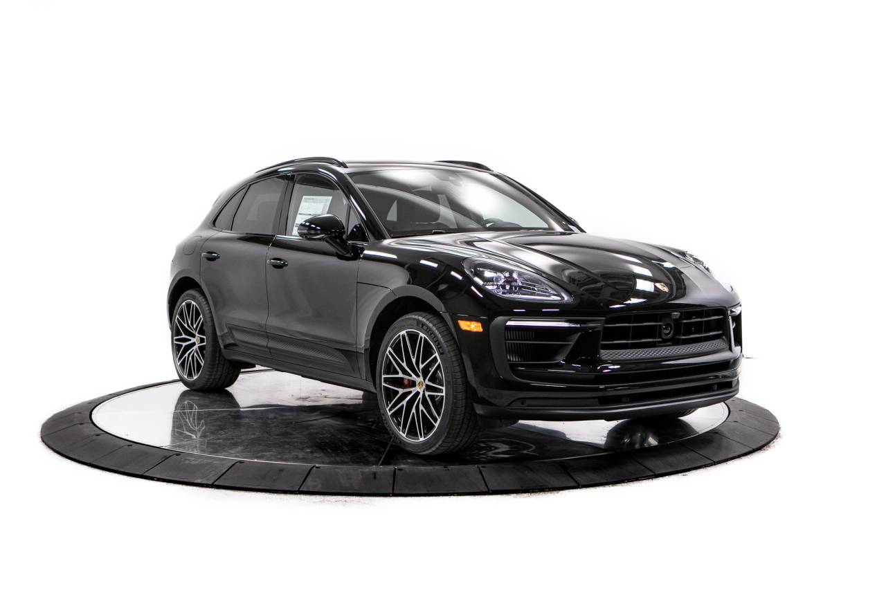 Thumbnail: 2026 Porsche Macan - 9