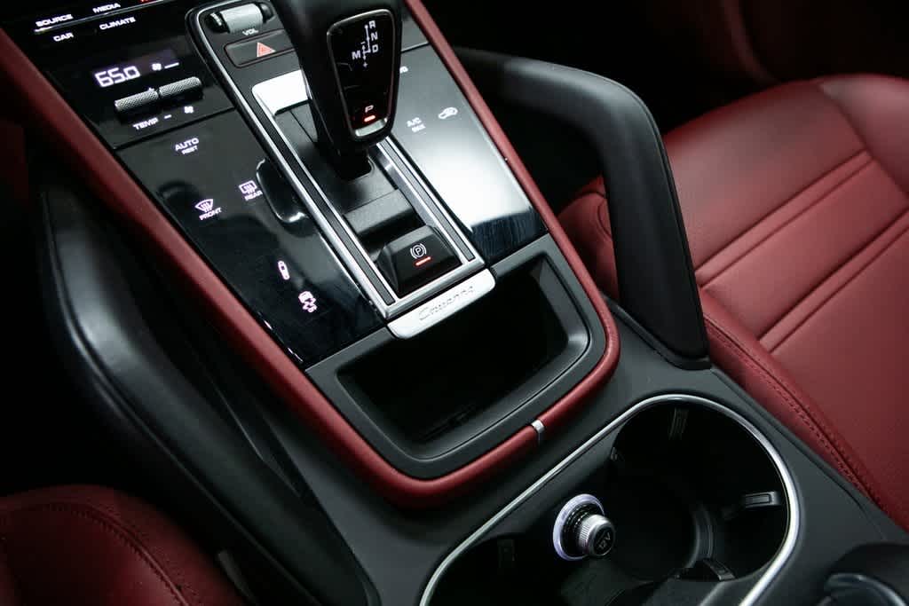 Thumbnail: 2022 Porsche Cayenne - 30