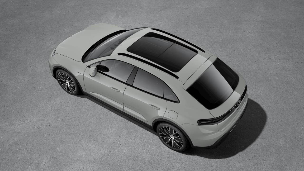 Thumbnail: 2026 Porsche Macan - 4
