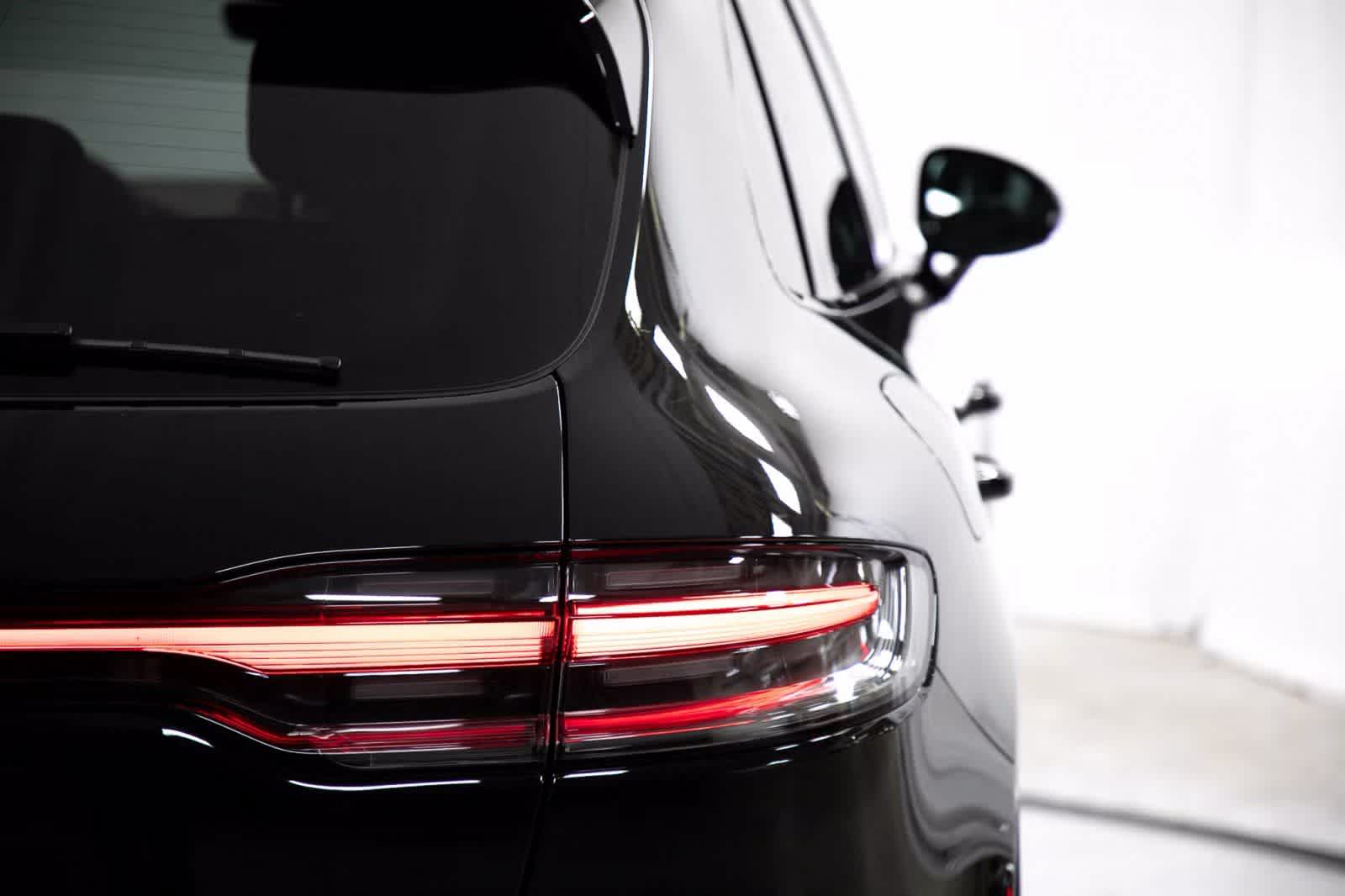 Thumbnail: 2025 Porsche Macan - 38