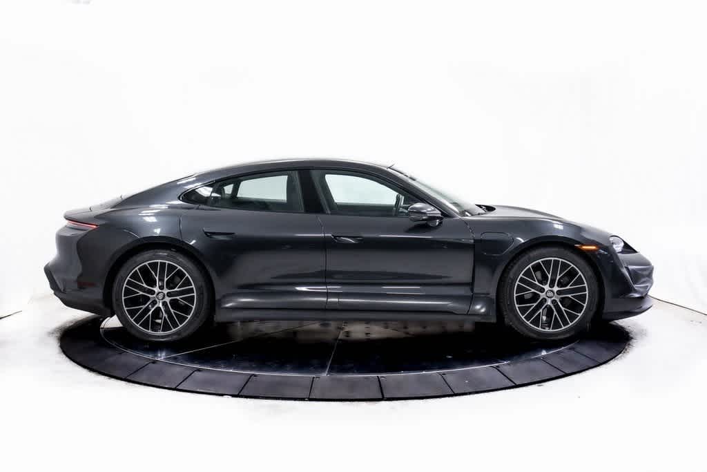 Thumbnail: 2022 Porsche Taycan - 8