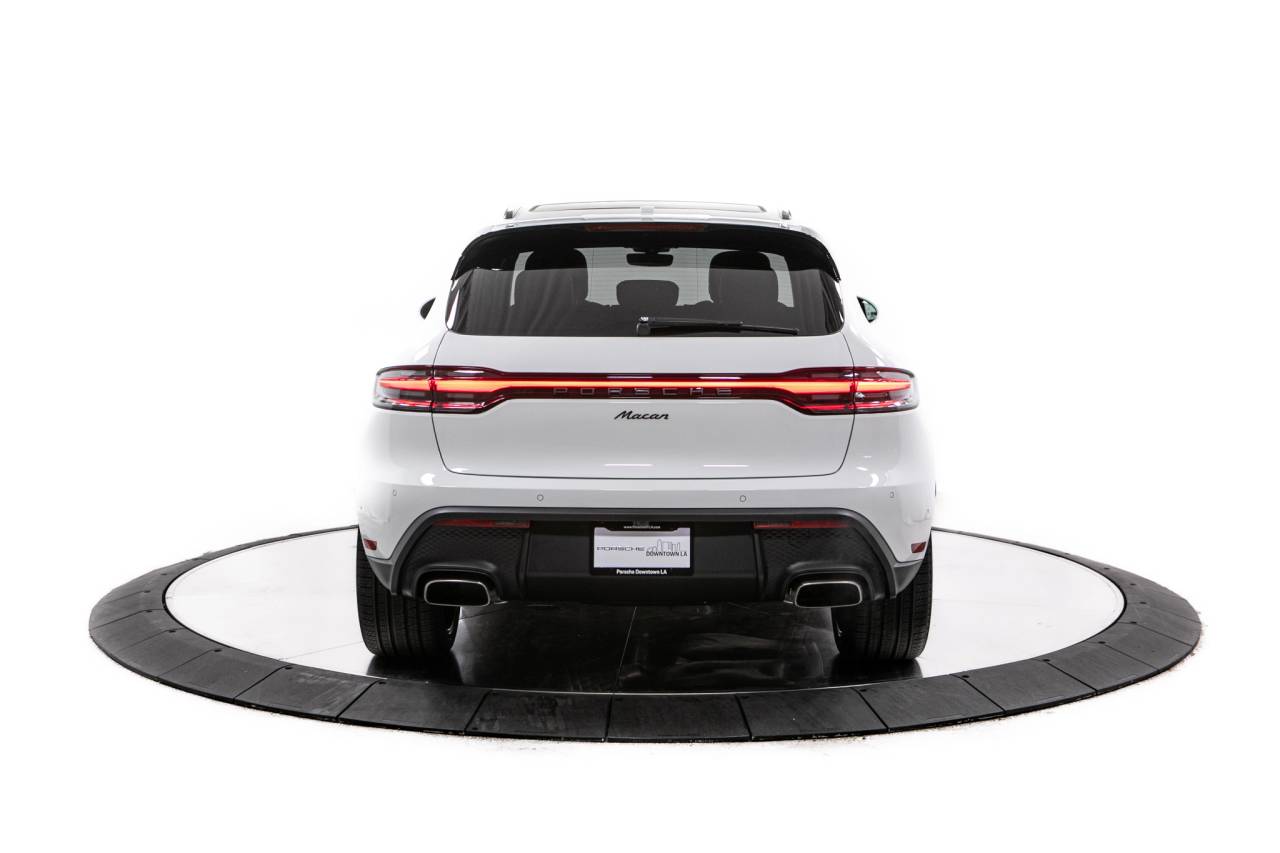 Thumbnail: 2026 Porsche Macan - 6